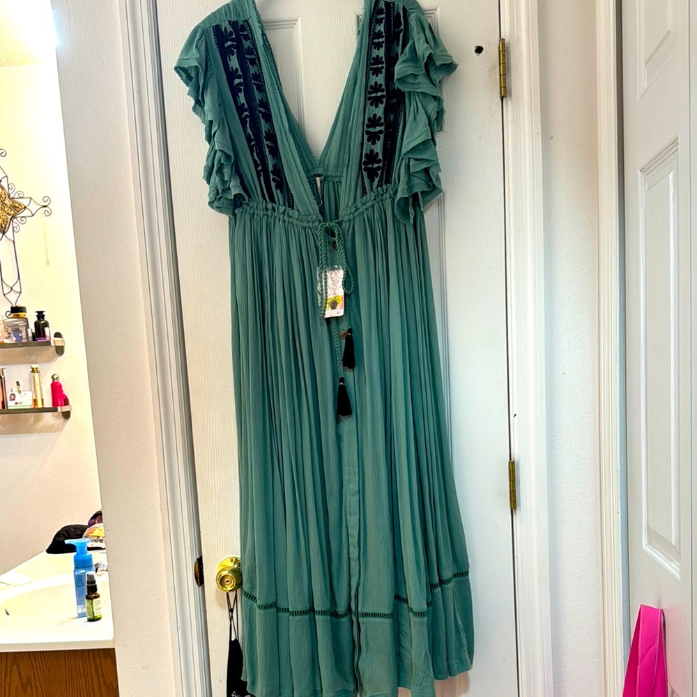 Free People Green Sundress w/ Flutter Sleeves & Plunge Neckline. New w/ tag